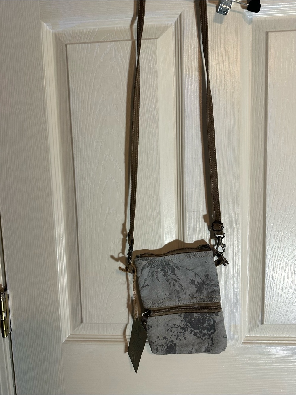Clea Ray Women's Floral Accent Small Gray Crossbody Bag